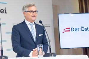 Comisarul european pentru afaceri interne și migrație, Magnus Brunner, soseste la București luni, având întâlniri cu Ilie Bolojan și Nicușor Dan, urmate de o conferință de presă comună cu Cătălin Predoiu