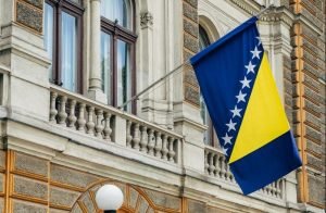 Trei membri ai unui grup paramilitar sârb din Bosnia condamnați la până la 10 ani de închisoare pentru masacrul de la Strpci, în contextul războaielor din fostul stat iugoslav, care au provocat moartea a peste 130.000 de persoane