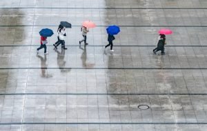 Ploile apar în săptămâna întâi din octombrie, apoi urcă temperaturile