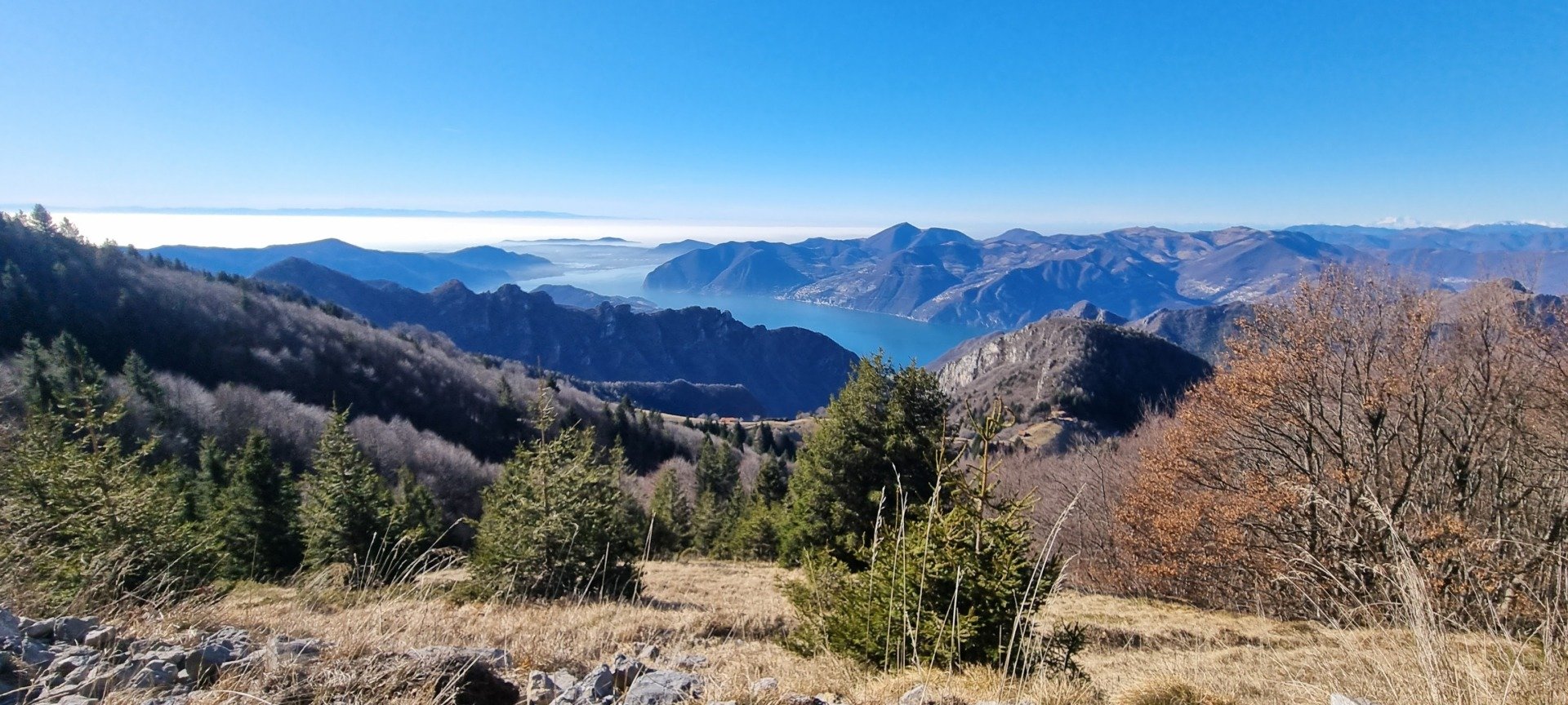 [ad_1] Un mesaj de avertizare emis de meteorologi informează că, sâmbătă, până la ora 12:00, în zonele montane ale județelor Caraș-Severin și Hunedoara se va institui cod roșu de vânt