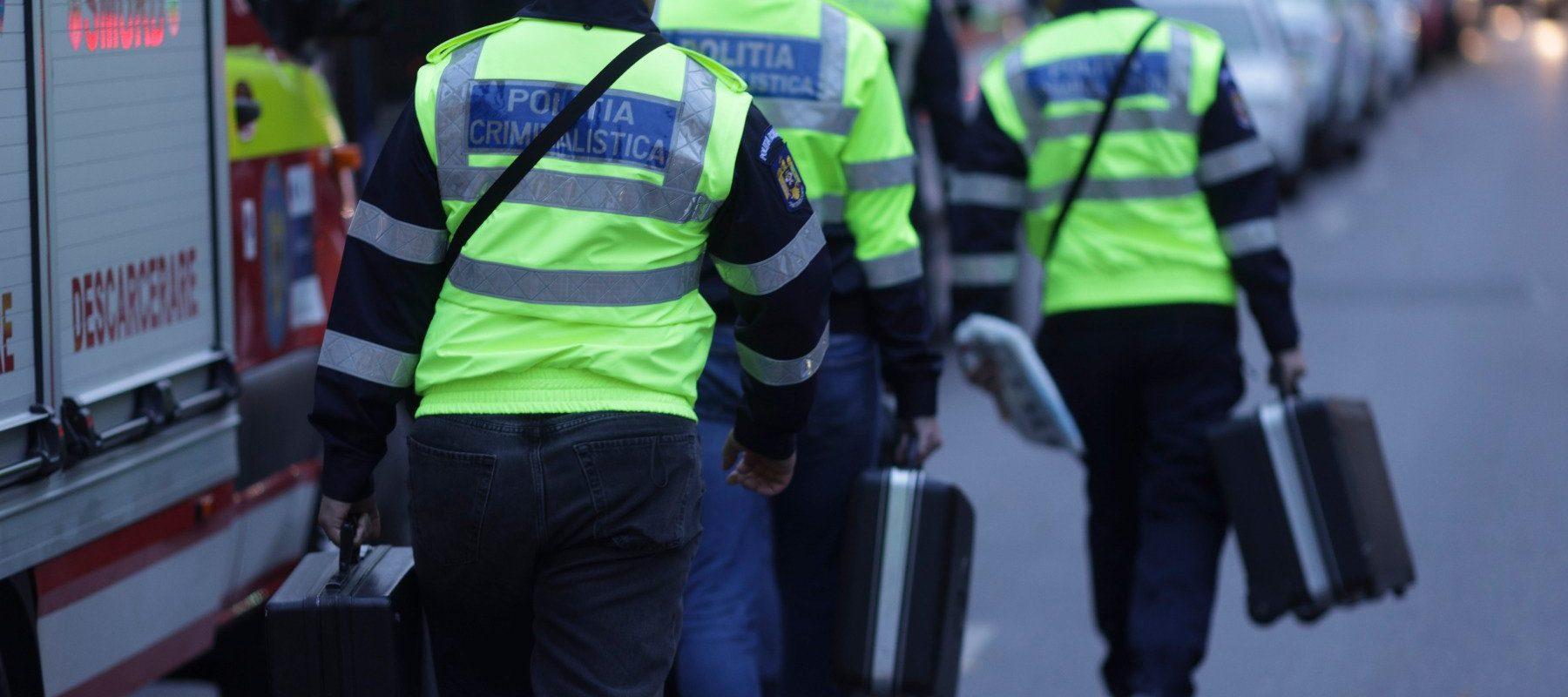politisti-explozie-bloc-rahova.jpg