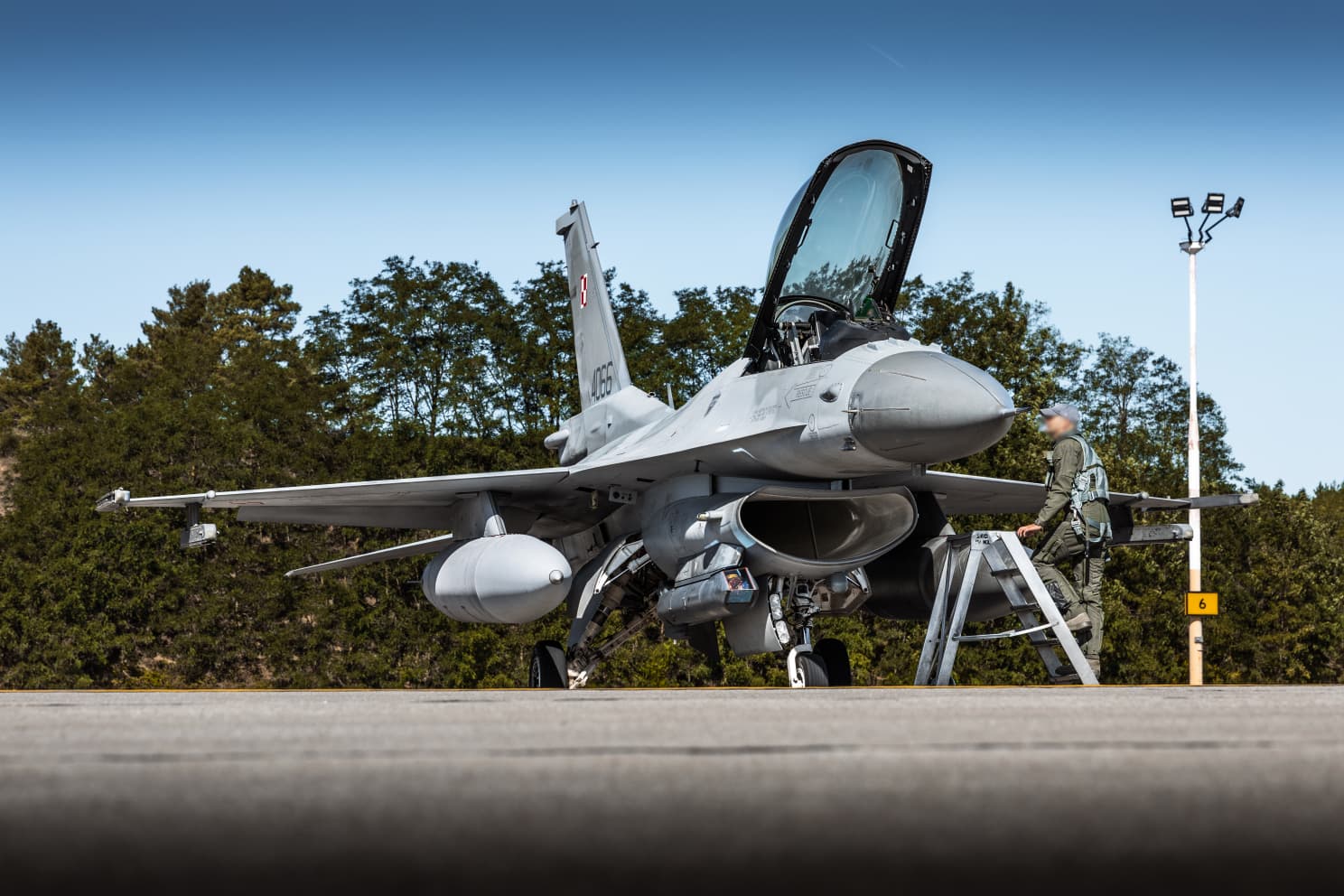 Alertă în Polonia: Forțe aeriene mobilizate după cel mai intens atac rus asupra orașului Liov, aproape de granița NATO / Ucraina, afectată de atacuri ample în mai multe zone / Infrastructura de gaz, avariată / Cinci victime fatale și numeroși răniți