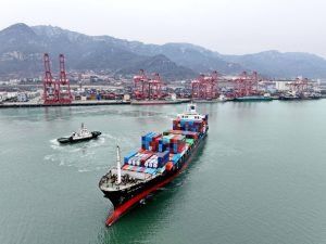 Reacția Chinei la amenințările cu sancțiuni din partea administrației Trump: “Suntem pregătiți să luptăm până la final sau să negociem dacă doriți”