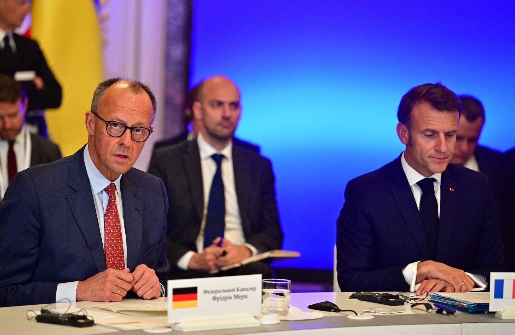 [ad_1] Cancelarul german Friedrich Merz a avertizat că Europa trebuie să devină mai puternică pentru a se proteja împotriva unui grup de țări autocrate care contestă ordinea democratică liberală, reprezentând o amenințare mai gravă decât oricând de la sfârșitul Războiului Rece