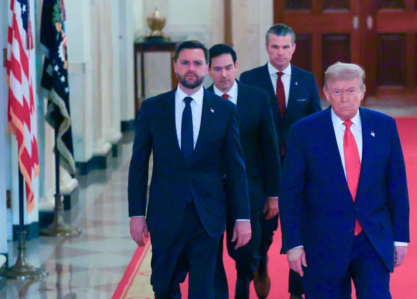 Trump menționează o posibilă vizită în Egipt pentru semnarea unui acord referitor la Fâșia Gaza și exprimă intenția de a merge acolo într-o ședință guvernamentală la Casa Albă