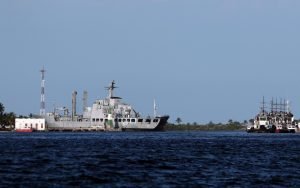 Forțele americane captură supraviețuitori după atacul asupra navei din Caraibe