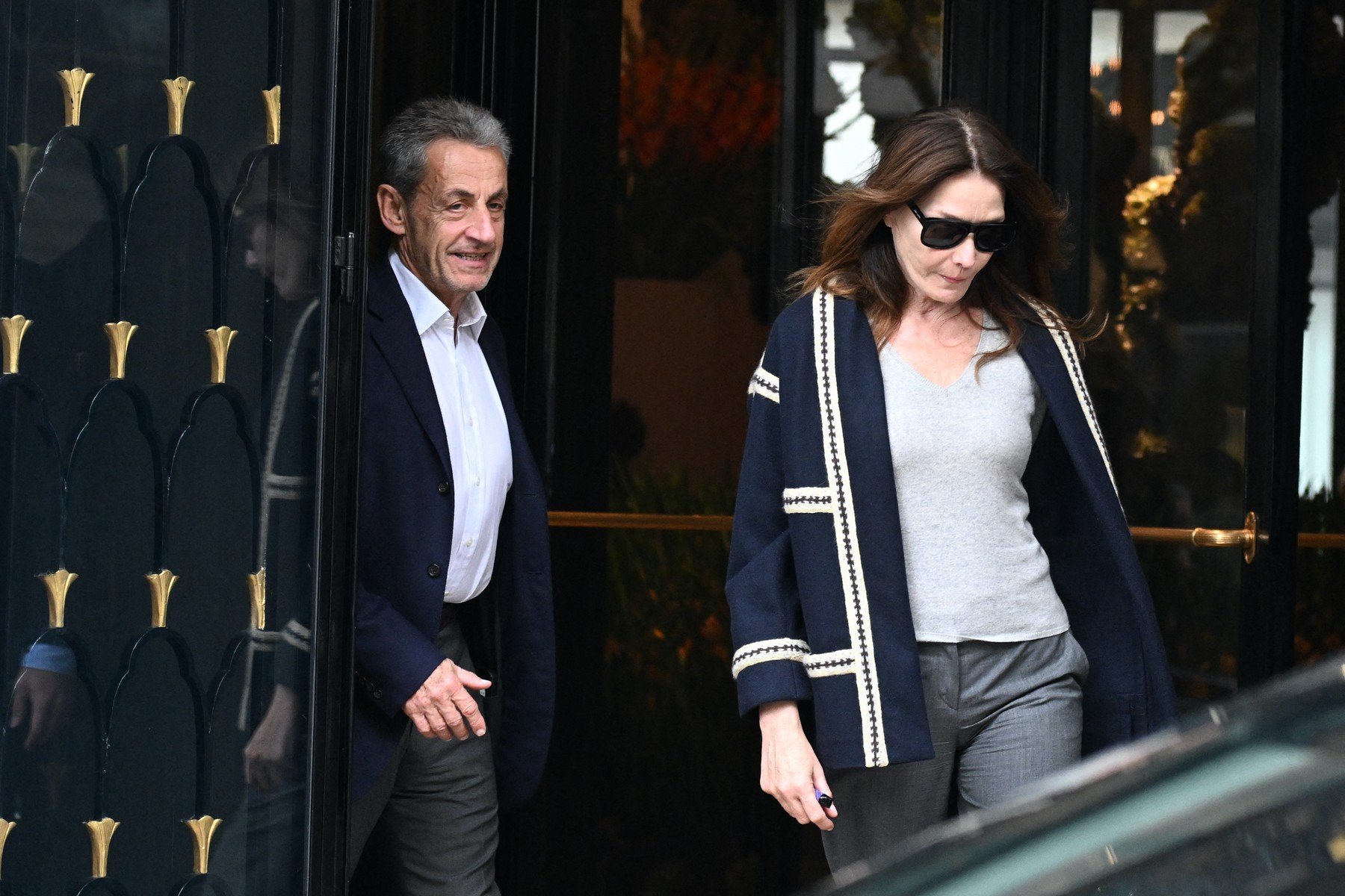 Live: Nicolas Sarkozy, în drum spre închisoarea Sante, afirmă că un „nevinovat” va fi încarcerat azi dimineață / Fostul șef de stat ajunge la penitenciar pentru executarea condamnării
