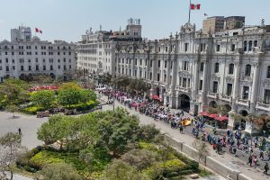Tinerii din generația Z din Peru protestează împotriva injustițiilor, în ciuda represiunii exercitate de autorități