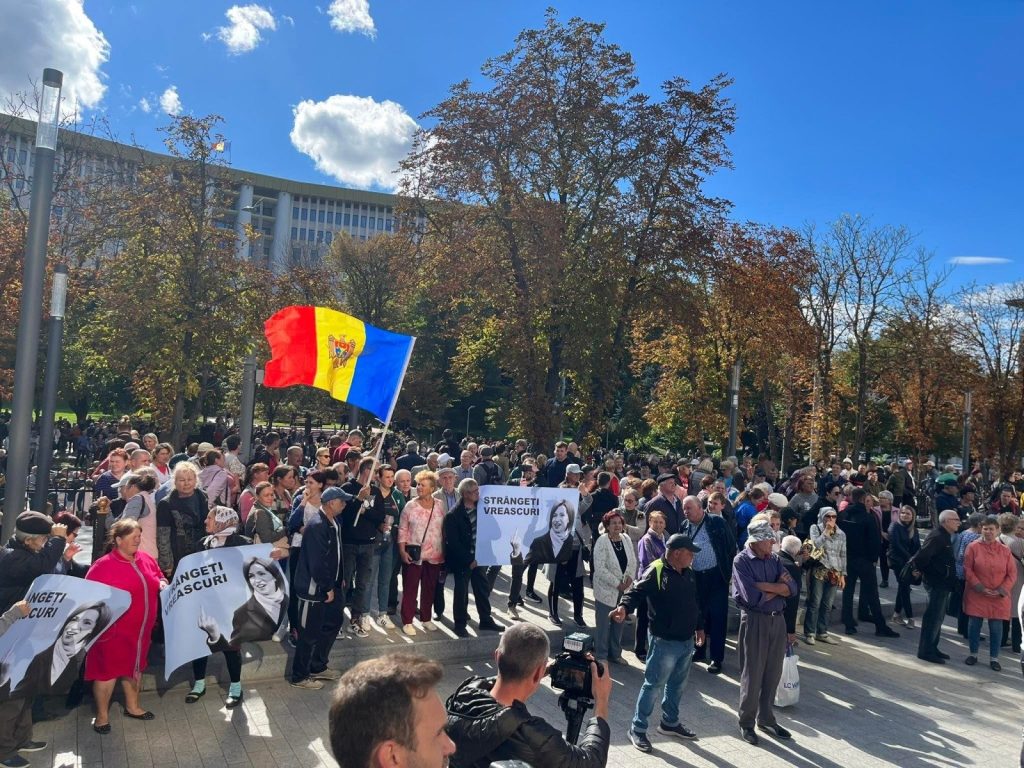 protest-chisinau-maia-sandu-ilan-sor.jpg