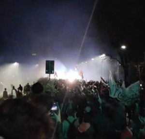 Confruntări violente între forțele de ordine și protestatari la Udine. Forțele de securitate au recurs la măsuri de dispersie, inclusiv gaze iritante și arzătoare, precum și utilaje de stins incendii cu jet de apă puternic.