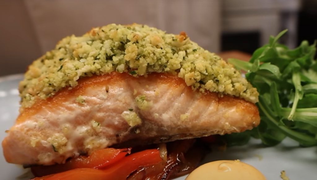 Principesa Diana aprecia această cină simplă, dar plină de proteine / Crusta ideală pentru pasionații de nuci macadamia și somon delicios