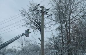 Ministrul Energiei anunță peste 20.000 de puncte de consum fără energie din cauza vremii severe, cu cel mai mare număr în această dimineață în zone din sudul Moldovei, Muntenia, Dobrogea și chiar în capitală