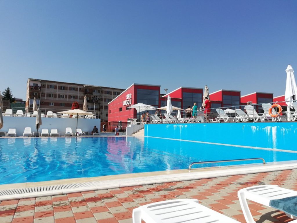 Ștrandul din Lugoj, amenințat cu închiderea din cauza lucrărilor necorespunzătoare; inaugurat în 2019, abandonat din cauza pandemiei; primar: „Nimeni nu vrea să repare lucrările, nu mai există oferte de intervenție”