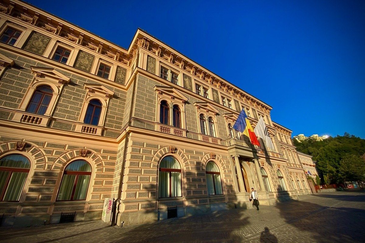 universitatea-transilvania.jpg
