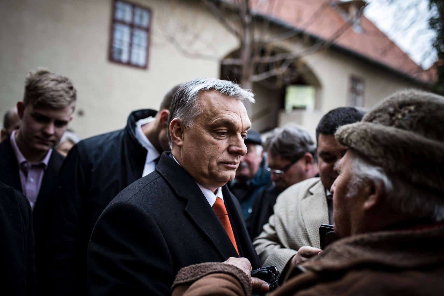 [ad_1] Ministrul Ungariei pentru construcții și transporturi, János Lázár, a declarat că sistemul de pensii din țară se bazează pe contribuțiile actuale ale angajaților, nu pe economiile acumulate în trecut