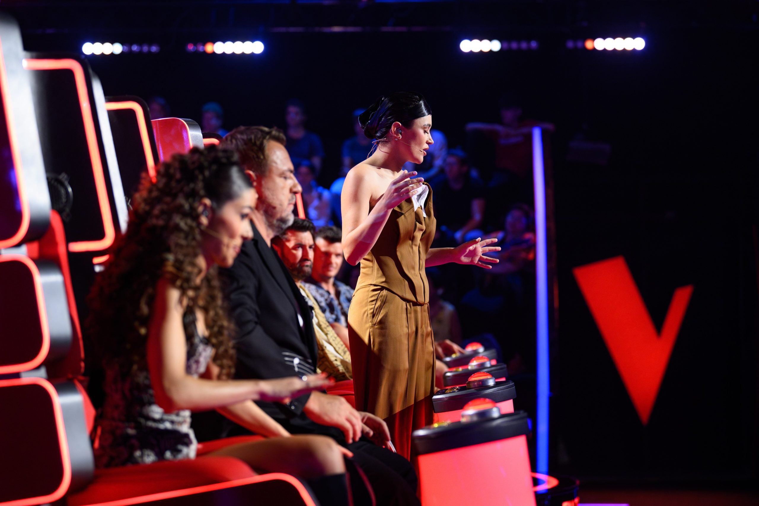 Ieri, 3 octombrie 2025, în cadrul emisiunii „Vocea României”, Irina Rimes a făcut o dezvăluire surprinzătoare la Televiziune. Ea a mărturisit că, în trecut, atunci când încerca să-și exprime opinia, nu era ascultată de nimeni.