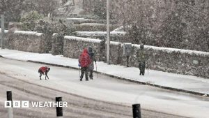 Met Office emite avertizări de ninsoare și gheață