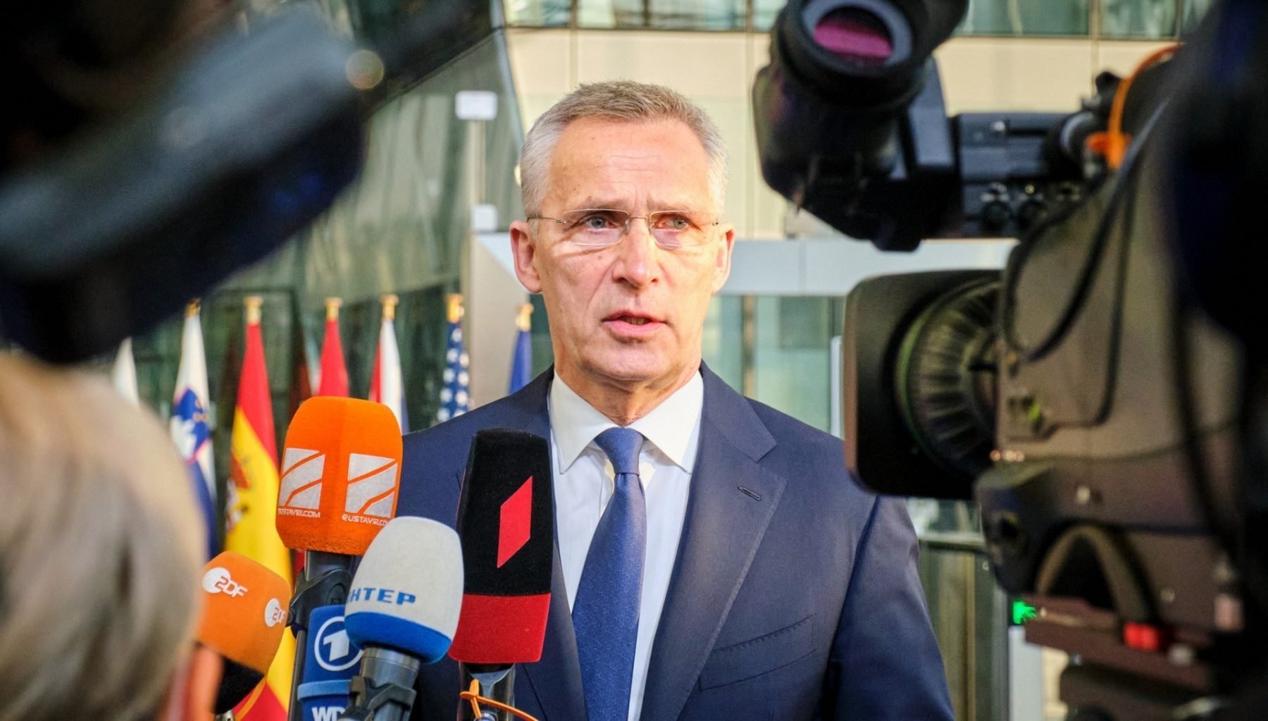 [ad_1] Jens Stoltenberg, ministrul norvegian al Finanțelor, a declarat miercuri că Norvegia nu va fi singura garantă a unui eventual împrumut pentru Ucraina, care s-ar baza pe activele rusești înghețate, conform surselor din presa de specialitate