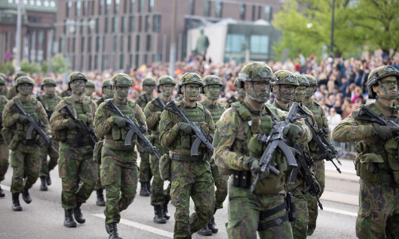 [ad_1] Armata finlandeză va demara sâmbătă șase exerciții militare distincte în diferite regiuni ale țării, cu o durată totală de patru săptămâni, pentru pregătirea a 15.000 de recruți