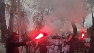 Sicriul lui Emeric Ienei a fost adus la cimitir. Fotografii cu impact emoțional puternic