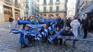 Colores azul y blanco se pueden ver desde por la mañana en Iruña
