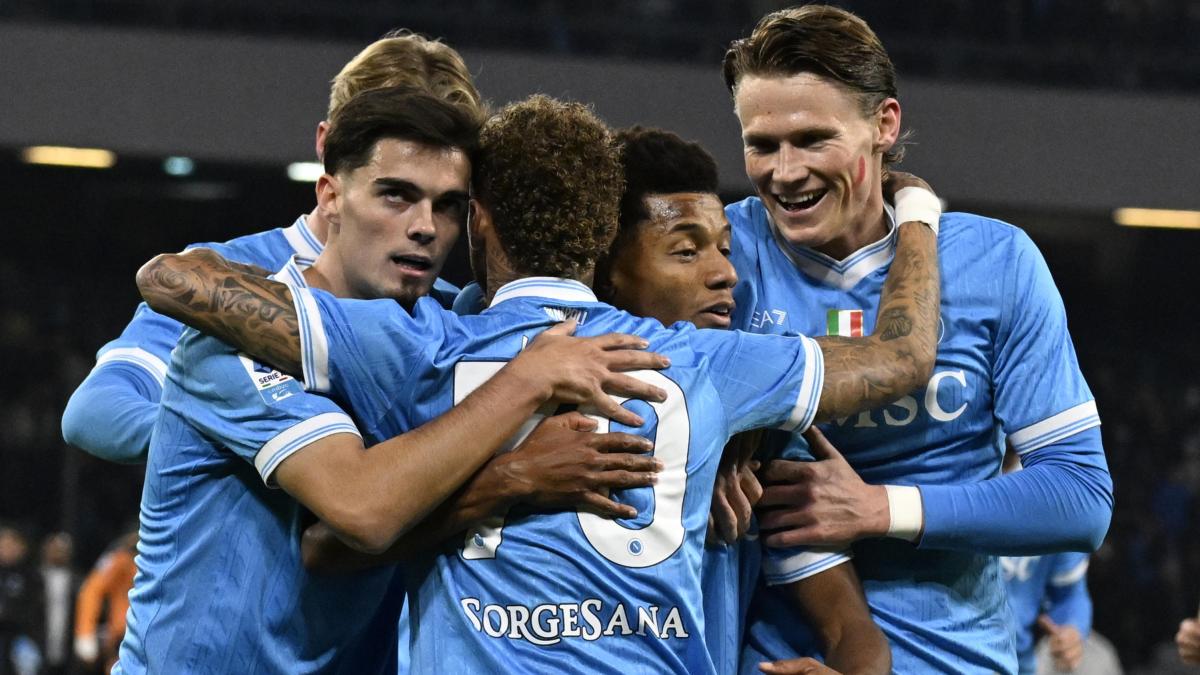 Echipa Napoli a învins-o pe Atalanta cu scorul de 3-1, grație golurilor marcate de Neres de două ori, Lang și Scamacca.