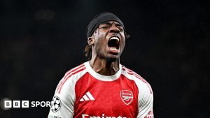 Iata o varianta reformulata a titlului: “Arsenal obtine o victorie zdrobitoare cu 3-1 impotriva lui Bayern Munchen, datorita golurilor marcate de Jurrien Timber, Noni Madueke si Gabriel Martinelli.”