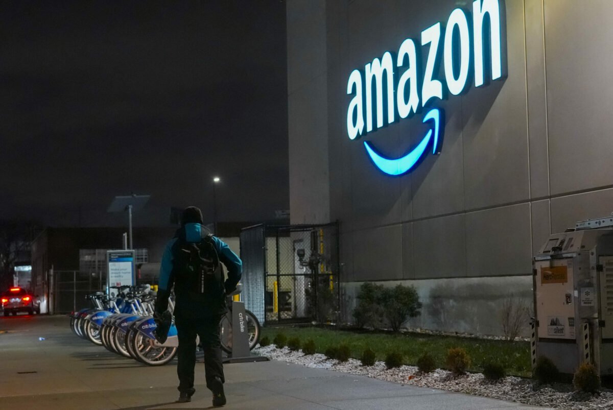 [ad_1] Compania Amazon va investi 50 de miliarde de dolari în infrastructura de inteligență artificială a guvernului SUA, într-un efort de a sprijini dezvoltarea tehnologiilor avansate pentru serviciile publice