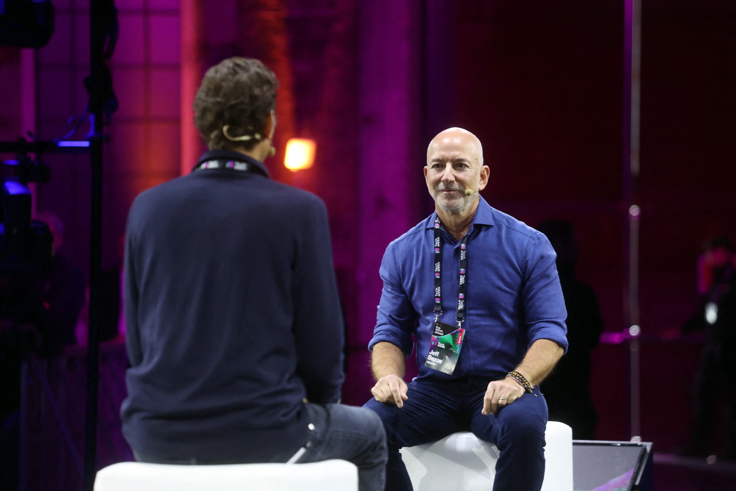 [ad_1] Jeff Bezos continuă să investească în domeniul inteligenței artificiale (AI), aliniindu-se trendului global de dezvoltare a tehnologiilor avansate