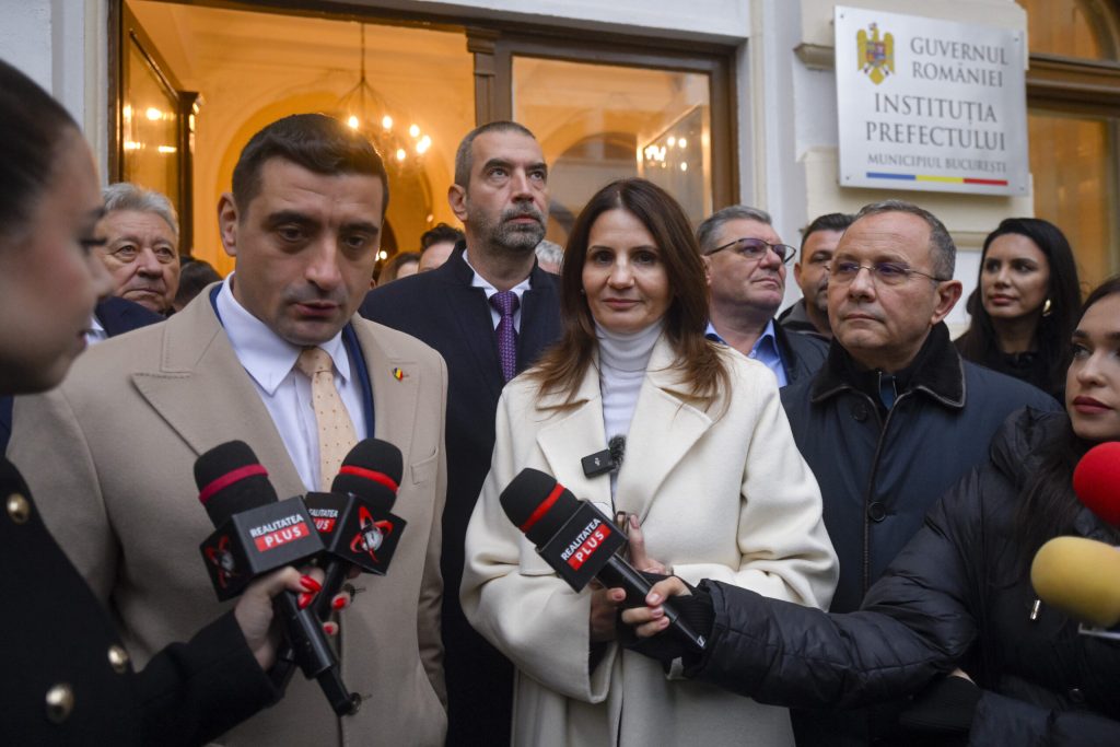 Iată o posibilă reformulare a titlului: „Răspunsul imediat al lui George Simion în urma deciziei lui Makavelli de a se retrage”