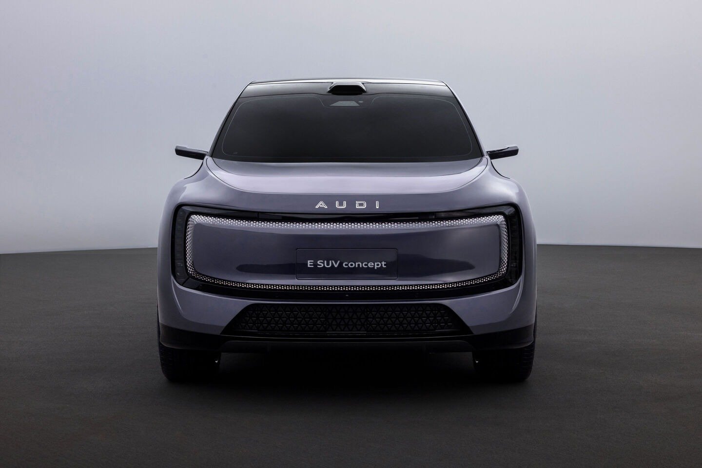 [ad_1] Audi își extinde ofensivele în segmentul SUV-urilor electrice de lux în China, unde lansează modelul concept E SUV, o demonstrație a tehnologiei și designului dedicat pieței locale