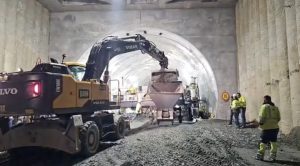 CNAIR: Imagini de pe Autostrada Sibiu-Pitești (A1), secțiunea Tigveni-Curtea de Argeș – În curând începe turnarea betonului pe cea de-a doua galerie rutieră