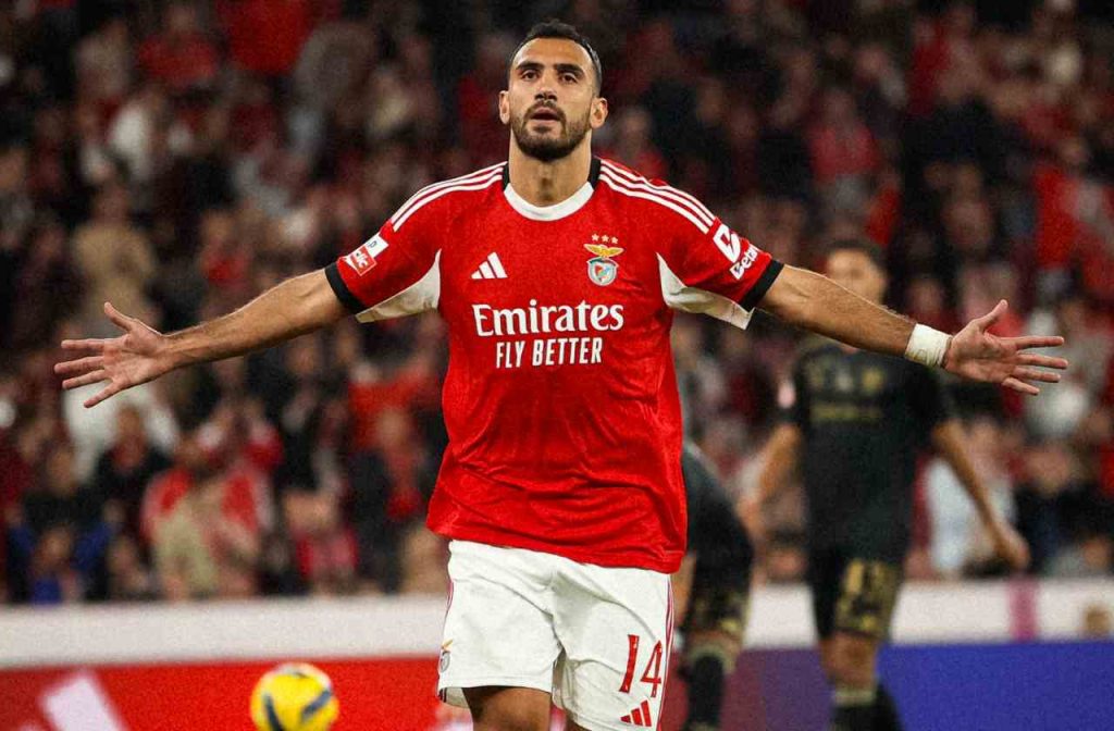 Vangelis Pavlidis cobrou o pênalti que garantiu a vitória parcial do Benfica por 2 a 0