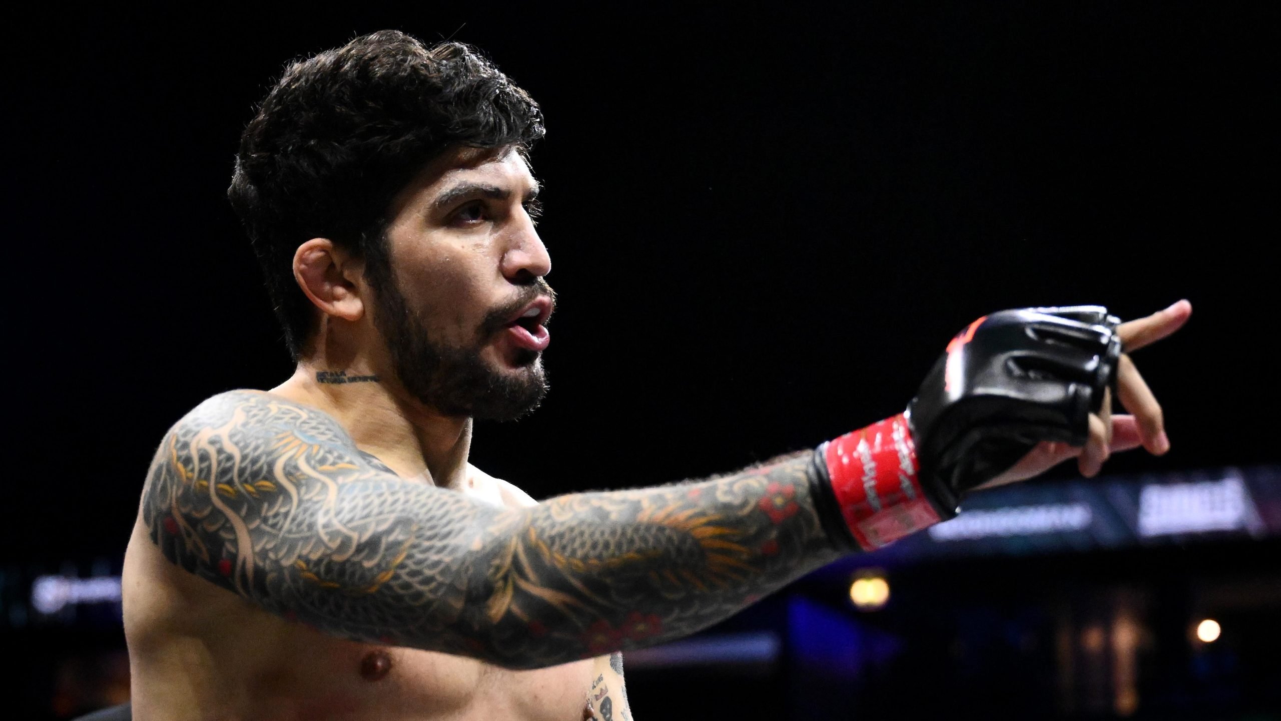 [ad_1] UFC 322 a fost marcat de o serie de evenimente interesante, inclusiv ejectarea lui Dillon Danis din public pentru implicarea sa într-o bătaie care a izbucnit înainte de începerea cardului principal la Madison Square Garden