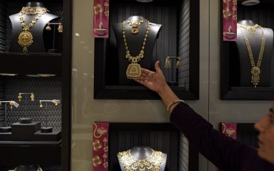 Câștigătorul Asia Express și-a cumpărat un lanț de aur de un kilogram