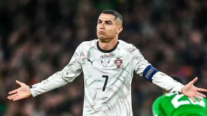 Starul fotbalului Cristiano Ronaldo va lipsi de la meciul contra Armeniei, în timp ce Portugalia a suferit o înfrângere dureroasă în fața Irlandei.