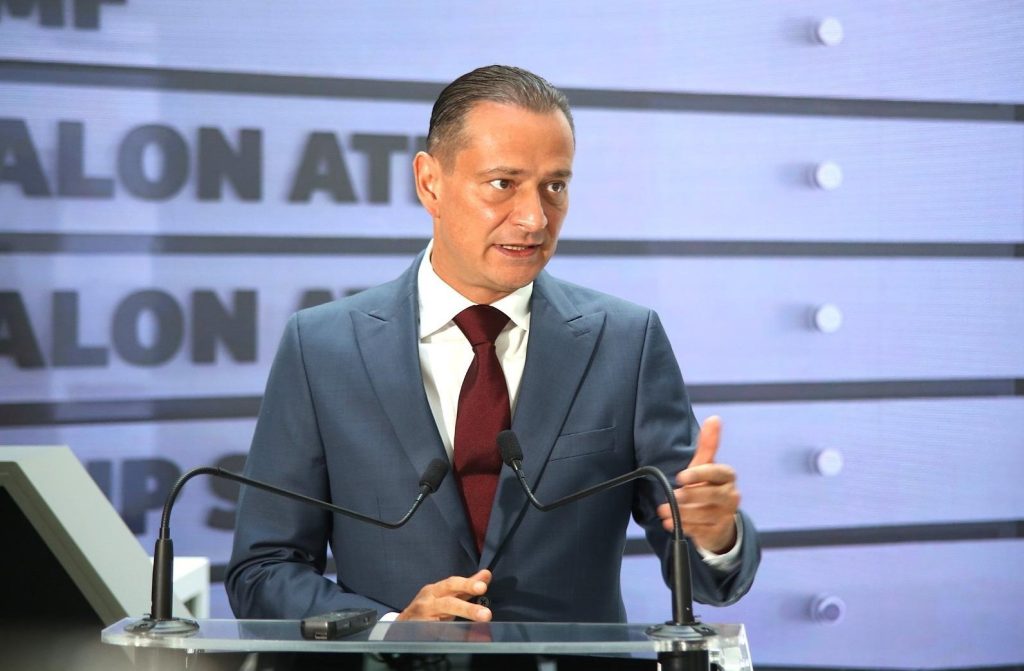 [ad_1] Daniel Băluță, candidatul la funcția de primar al Capitalei, susține că cele mai urgente acțiuni în București trebuie să vizeze infrastructura, deoarece aceasta reprezintă o problemă critică pentru oraș și chiar pentru siguranța locuitorilor