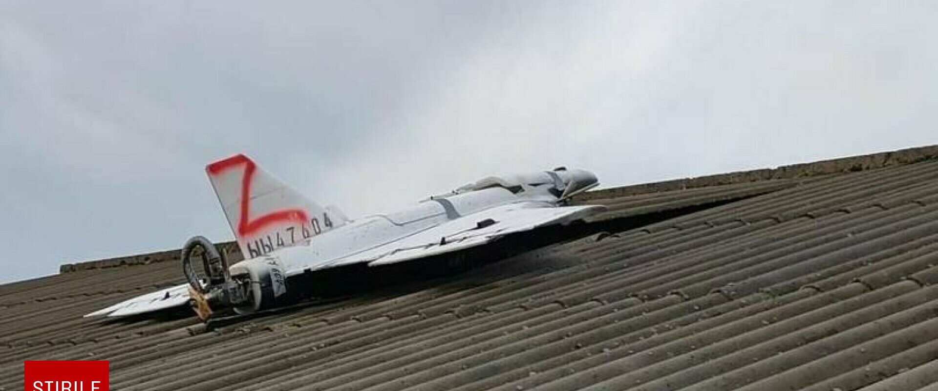 Dronă rusească prăbușită în Republica Moldova peste o casă. Autoritățile au evacuat zona de urgență