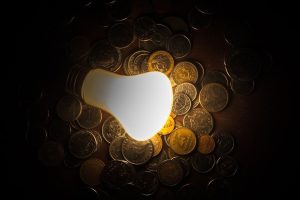 Energia inteligentă: România lider în Europa la costul electricității raportat la puterea de cumpărare / “Preț de patru ori mai mare față de cel mai scăzut preț din Ungaria”