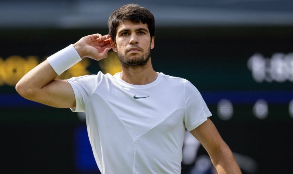 [ad_1] Carlos Alcaraz, jucătorul spaniol de tenis, a învins joi seara la turneul de final de sezon de la Torino pe italianul Lorenzo Musetti și va încheia anul pe primul loc în clasamentul ATP