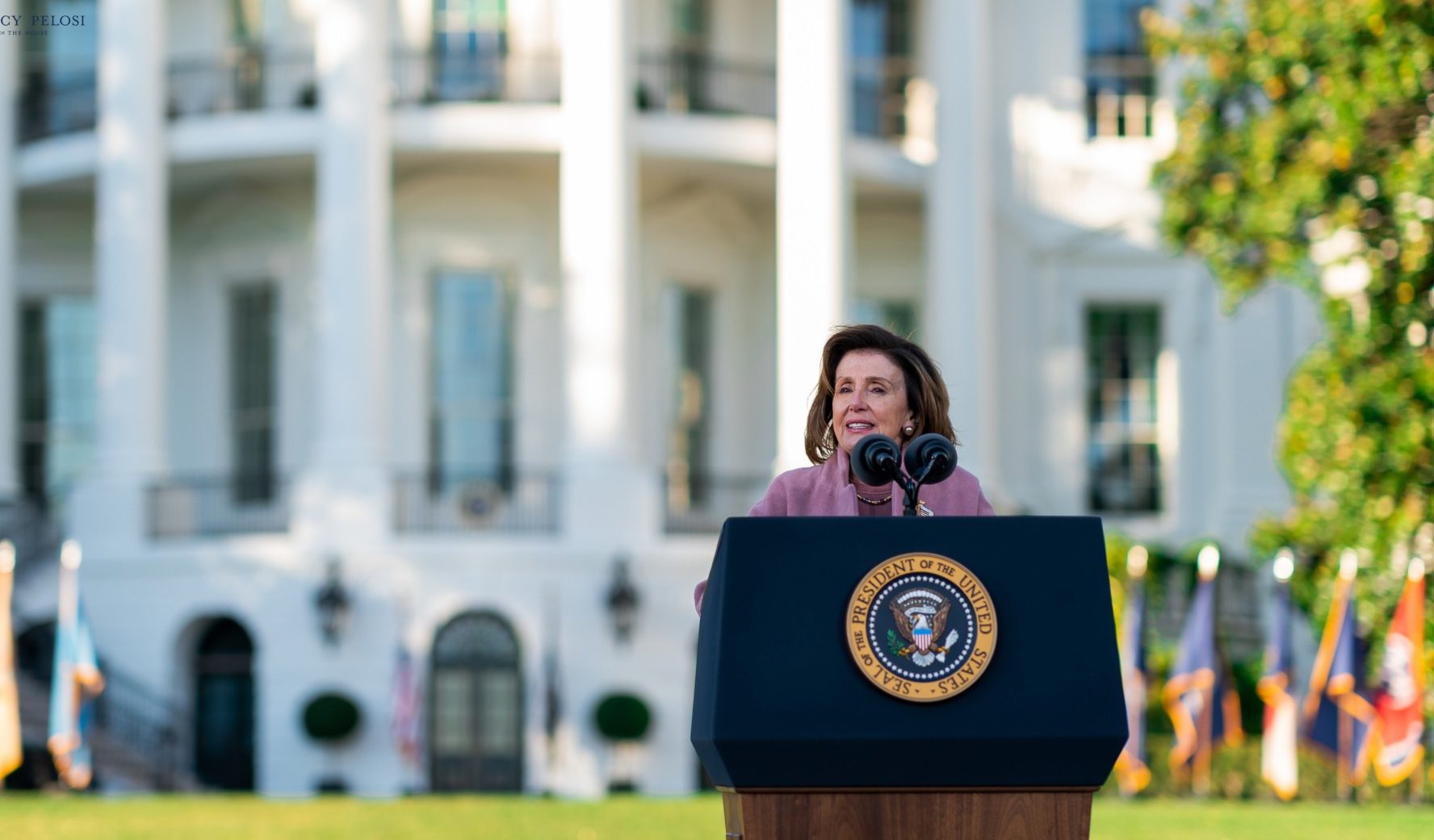 Trump comentează retragerea din politică a Nancy Pelosi: „O femeie neplăcută, care a avut performanțe slabe” / „Consider că plecarea ei reprezintă un serviciu pentru țară”