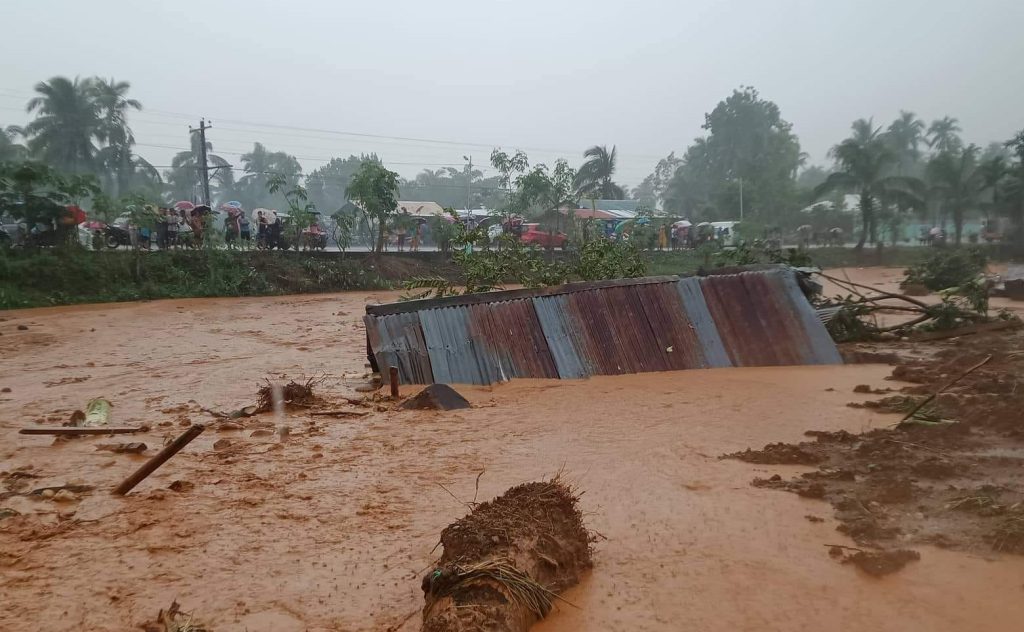 Demonstrație majoră împotriva corupției la Manila pentru a doua zi consecutiv, pe fondul acuzațiilor aduse oficialilor și businessmanilor filipinezi de îmbogățire prin proiecte frauduloase pentru combaterea inundațiilor