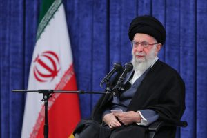 Președintele Iranului avertizează că regimul islamic ar putea cădea dacă liderul suprem Khamenei ar suferi răni