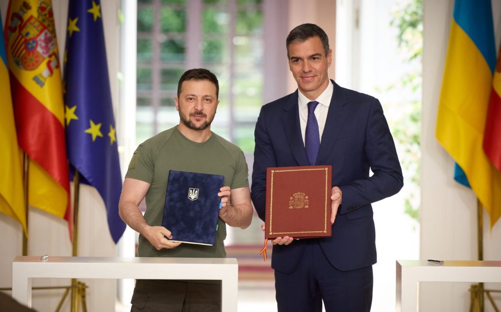 [ad_1] Prim-ministrul Spaniei, Pedro Sanchez, a anunțat marți un nou ajutor militar pentru Ucraina în valoare de 615 milioane de euro, care va fi disponibil începând de luna viitoare