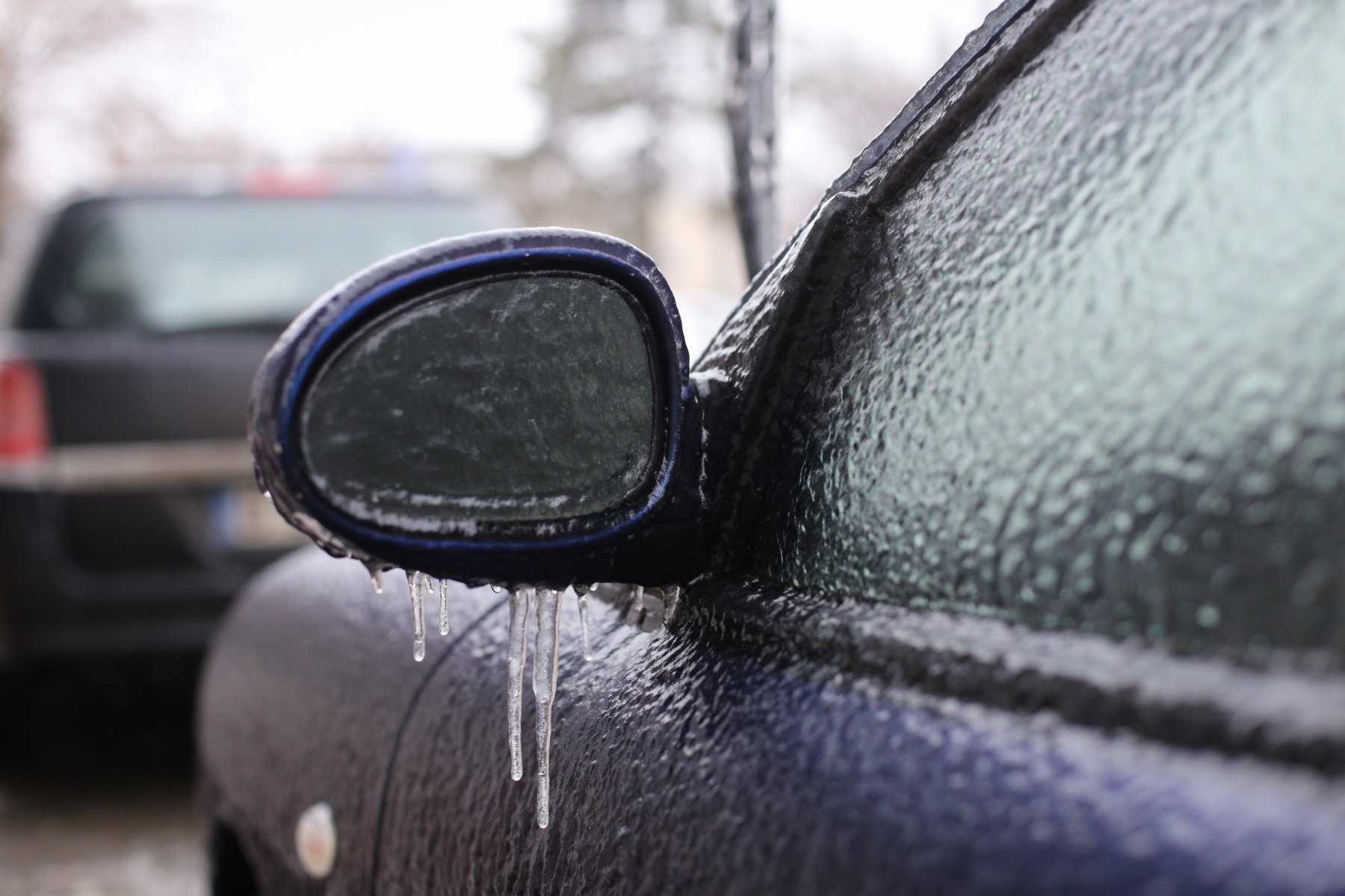 Prognoza meteo: lapoviță, ninsoare și polei în mai multe regiuni, cu avertizare de cod galben pentru zonele montane din șase județe