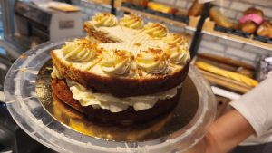 Tort cu morcovi, desert ideal pentru zile de sărbătoare / Rețetă rapidă pregătită după indicațiile unui bucătar renumit