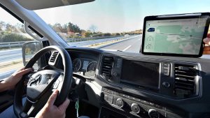 Mașinile electrice vor fi încărcate în mers folosind bobine sub asfalt, testează în Germania