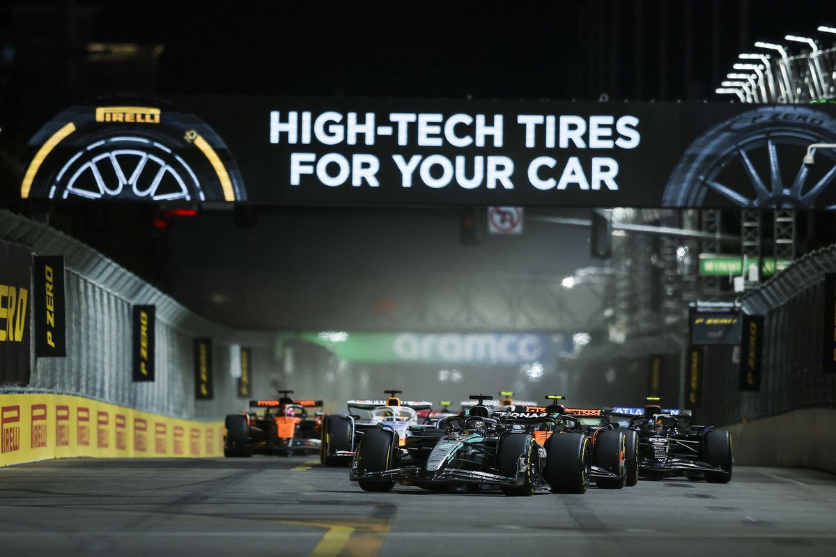 [ad_1] Marele Premiu de Formula 1 din Las Vegas, a 22-a cursă a sezonului, a început și este transmis live pe Antena 3 CNN și AntenaPLAY