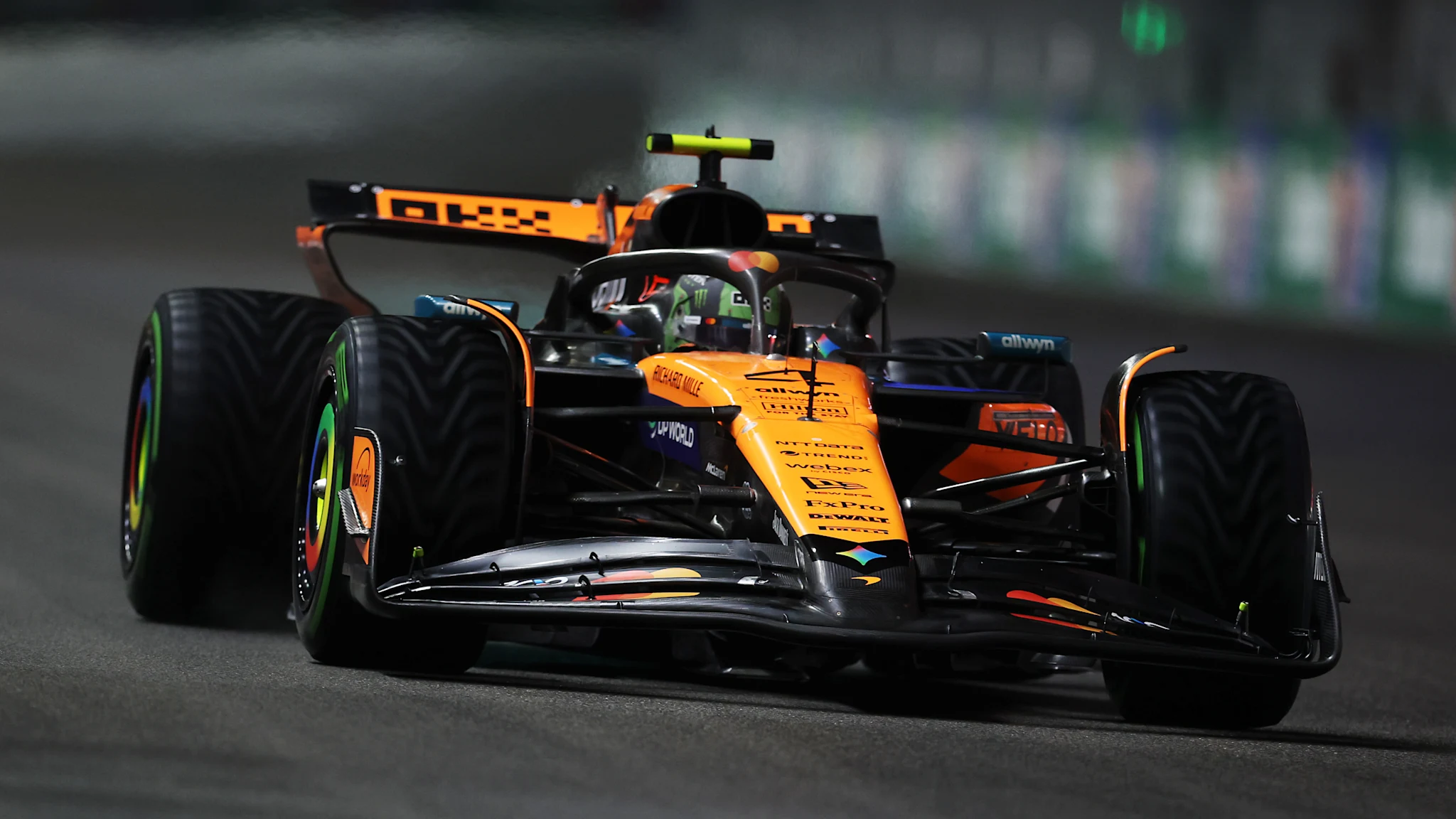 Lando Norris ia pole-ul la Las Vegas în condiții dificile