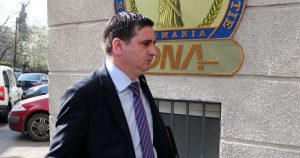 Fost senator PSD reținut de DNA pentru trafic de influență